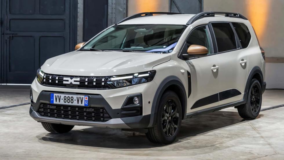 Dacia: Ανανεωμένα και υβριδικά τα Sandero, Sandero Stepway & Jogger